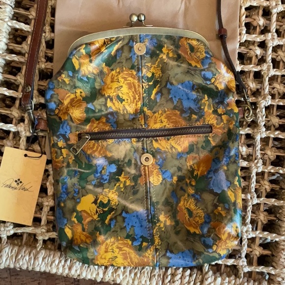 Patricia Nash - Barsby Kisslock from the Wldflower Print Colection - Picture 2 of 7